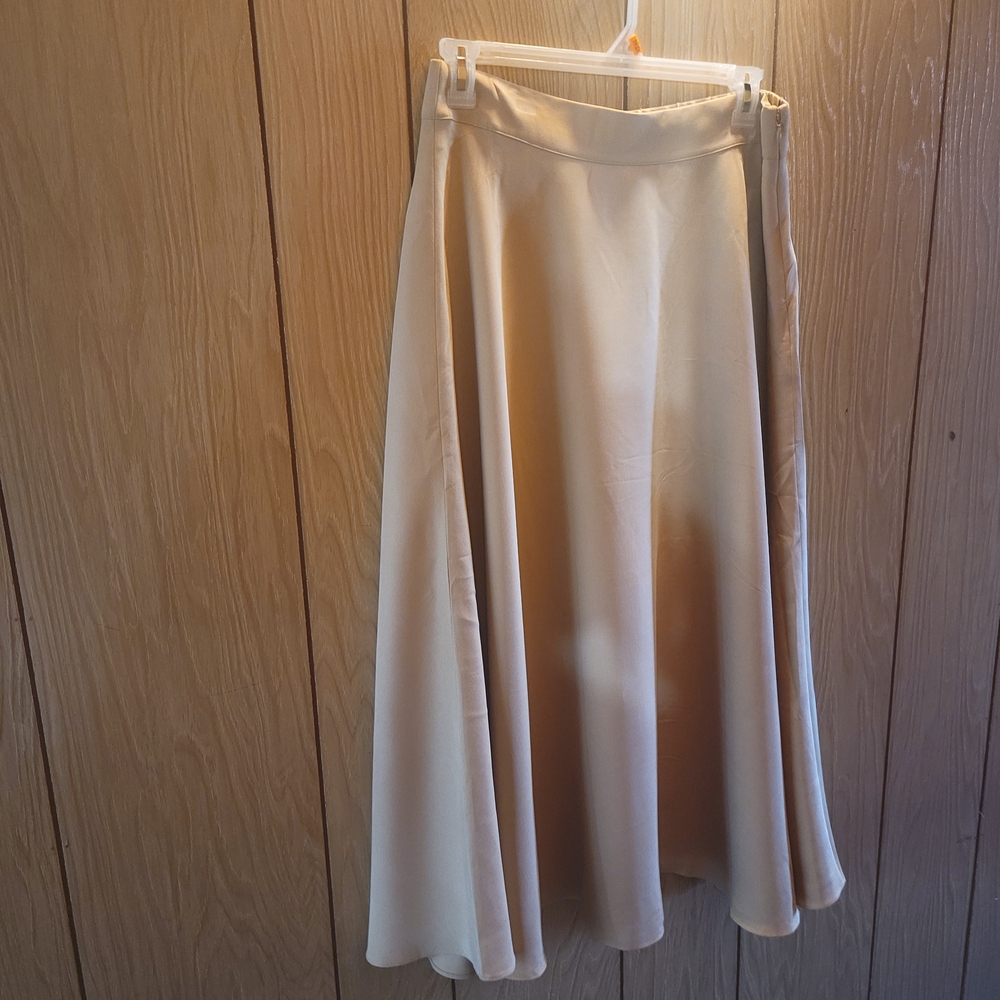 DKNY Elegant Beige Midi Skirt